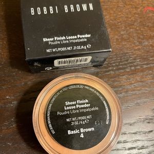 Bobbi Brown sheer loose powder. NEW. Color basic brown 4